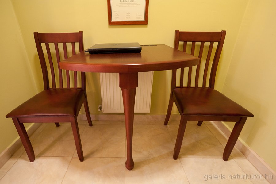 konzolasztal-101211.jpg - Konzolasztal (101211)