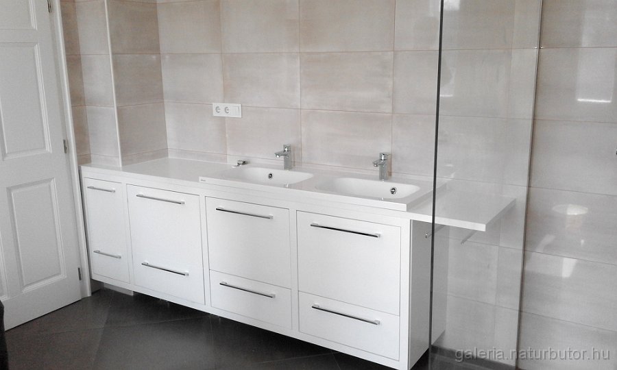 mosdo_es_furdoszobaszekreny_gysz1614309.jpg - Mosd�szekr�ny (gysz1614309)