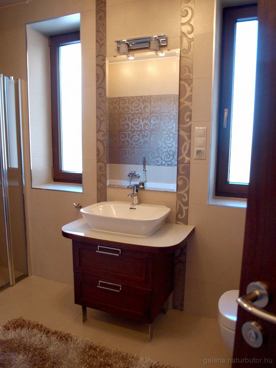 mosdoszekreny-120227-1.jpg - Mosd�szekr�ny (120227-1)