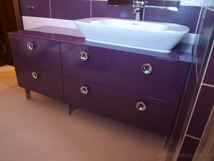 mosdoszekreny-120227-2A.jpg - Mosd�szekr�ny (120227-2A)