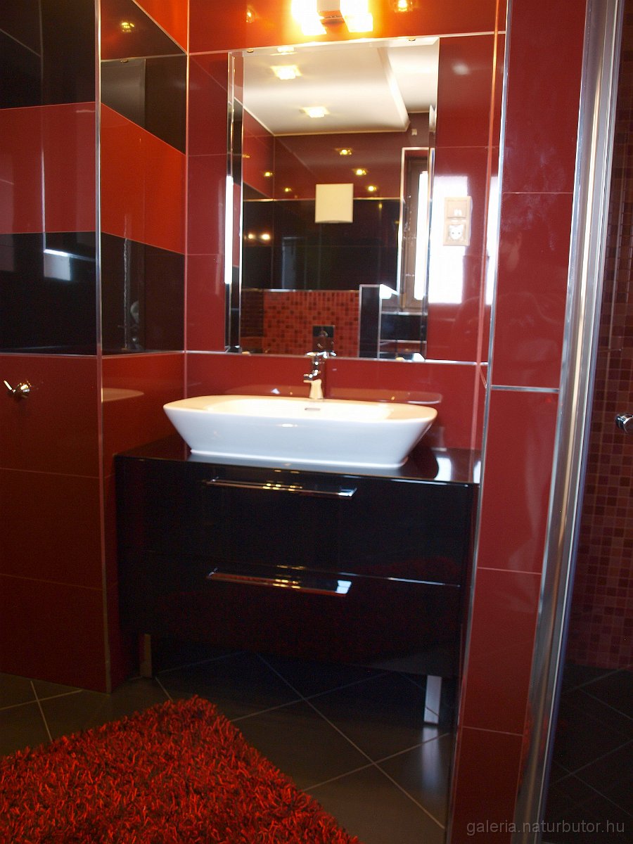 mosdoszekreny-120227-4.jpg - Mosd�szekr�ny (120227-4)