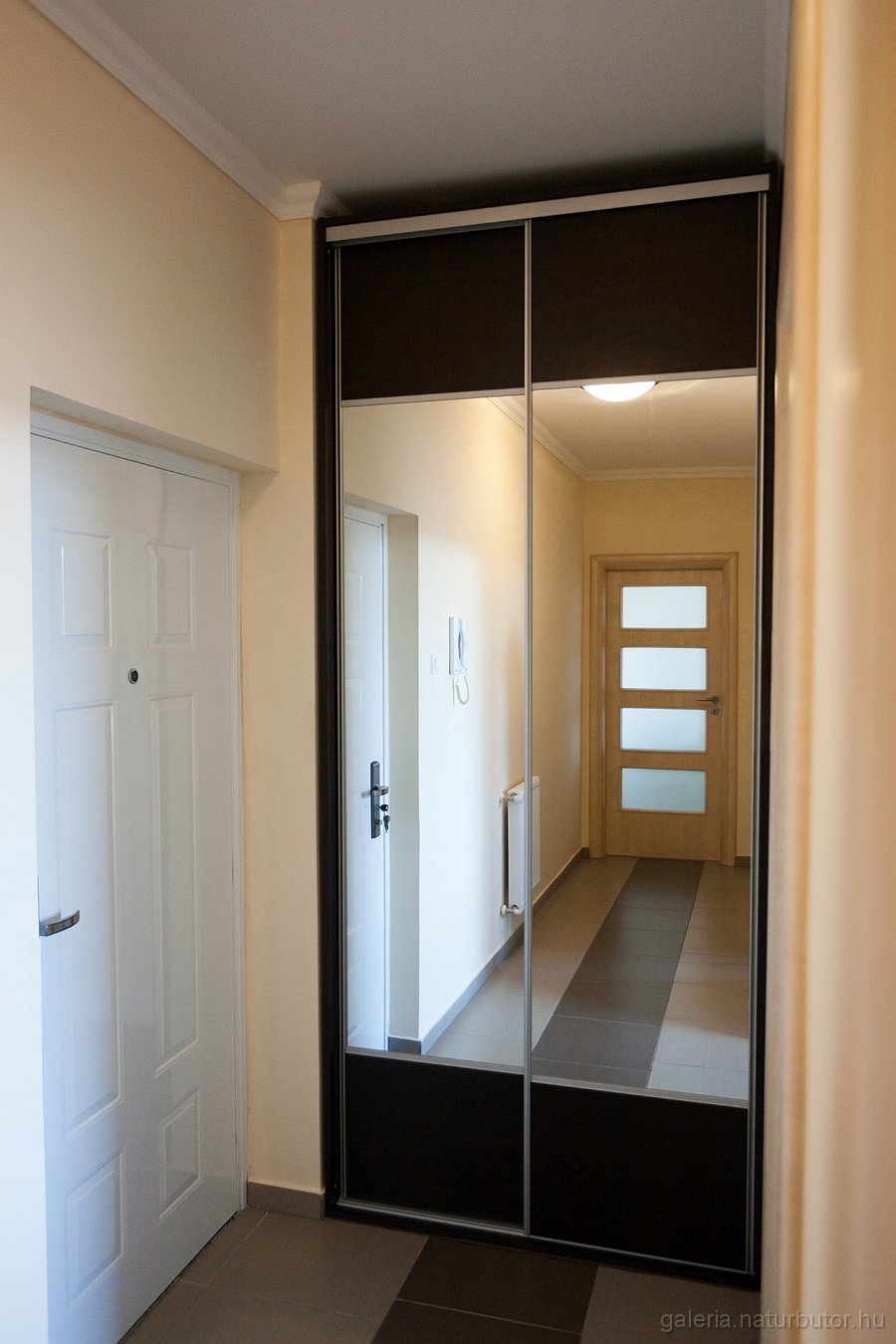 beepitett-szekreny-101110.jpg - Be�p�tett szekr�ny (101110)