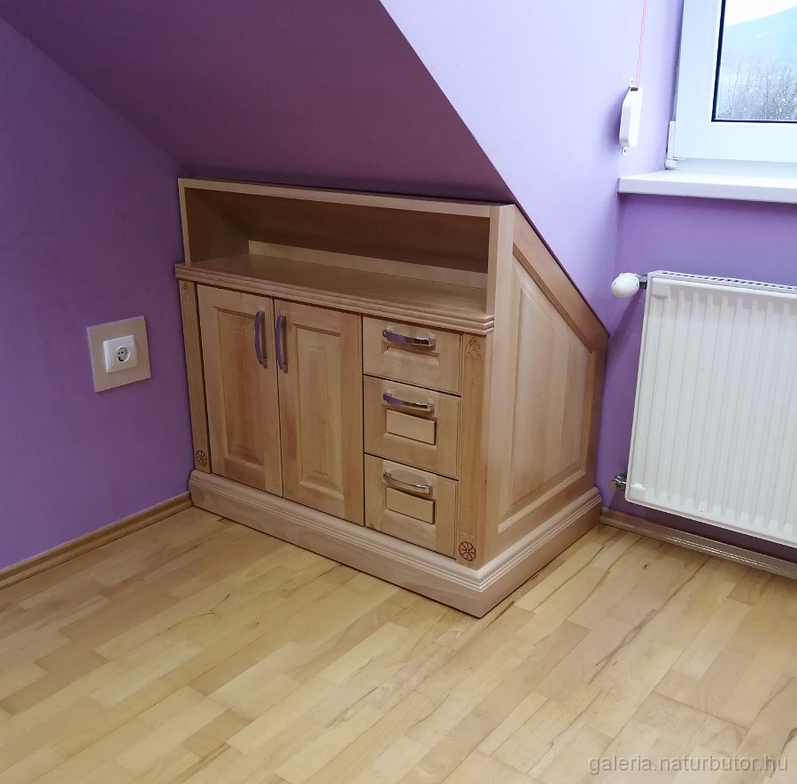 egyedi_beepitett_szekreny_kicsi_vre948-23.jpg - Be�p�tett szekr�ny (vre948-23)