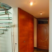 egyedi_beepitett_eloszobaszekreny_002