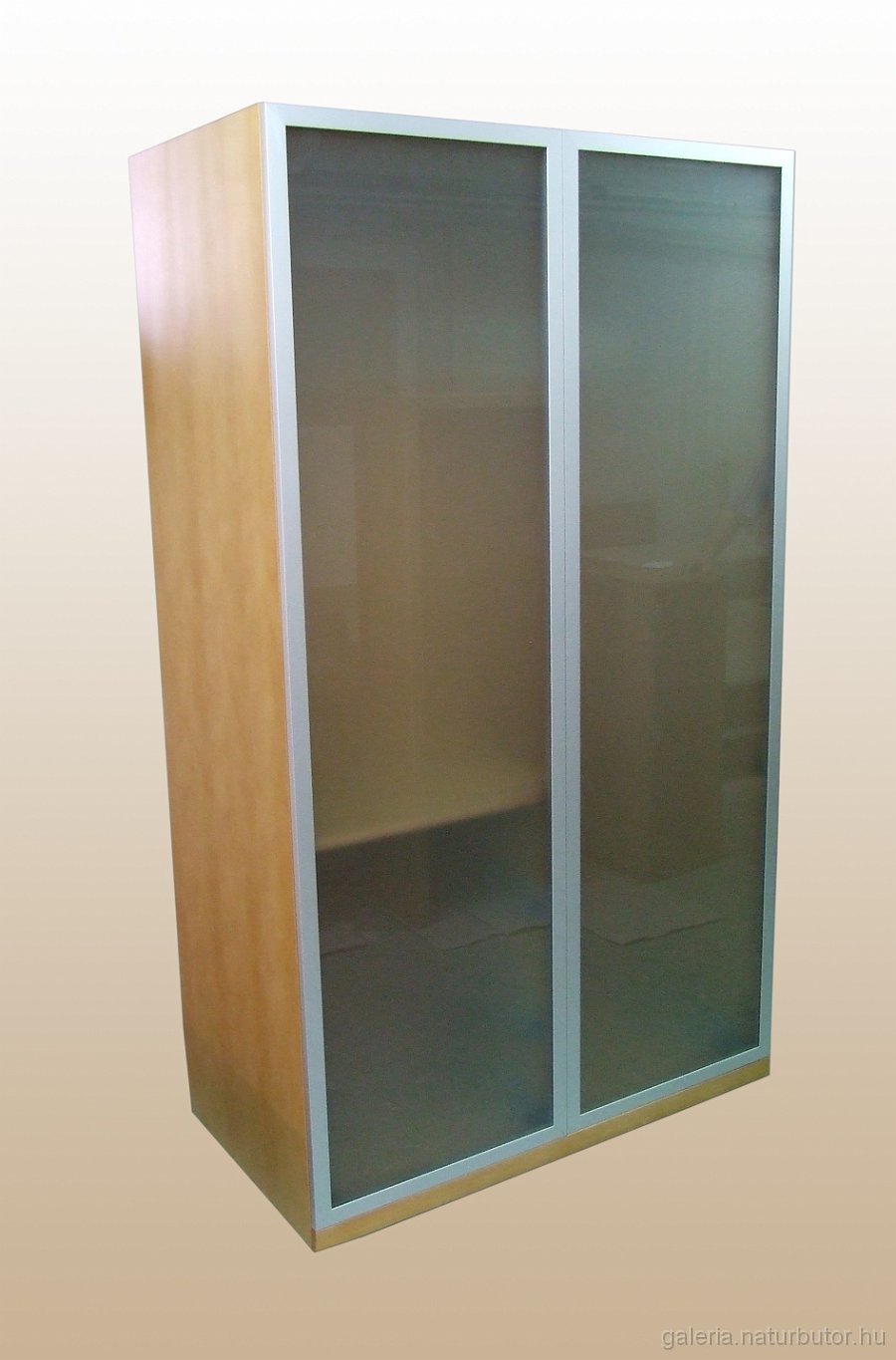 szekreny-alukeretes-ajtokkal_091001.jpg - Szekr�ny - Alukeretes ajt�kkal (091001)