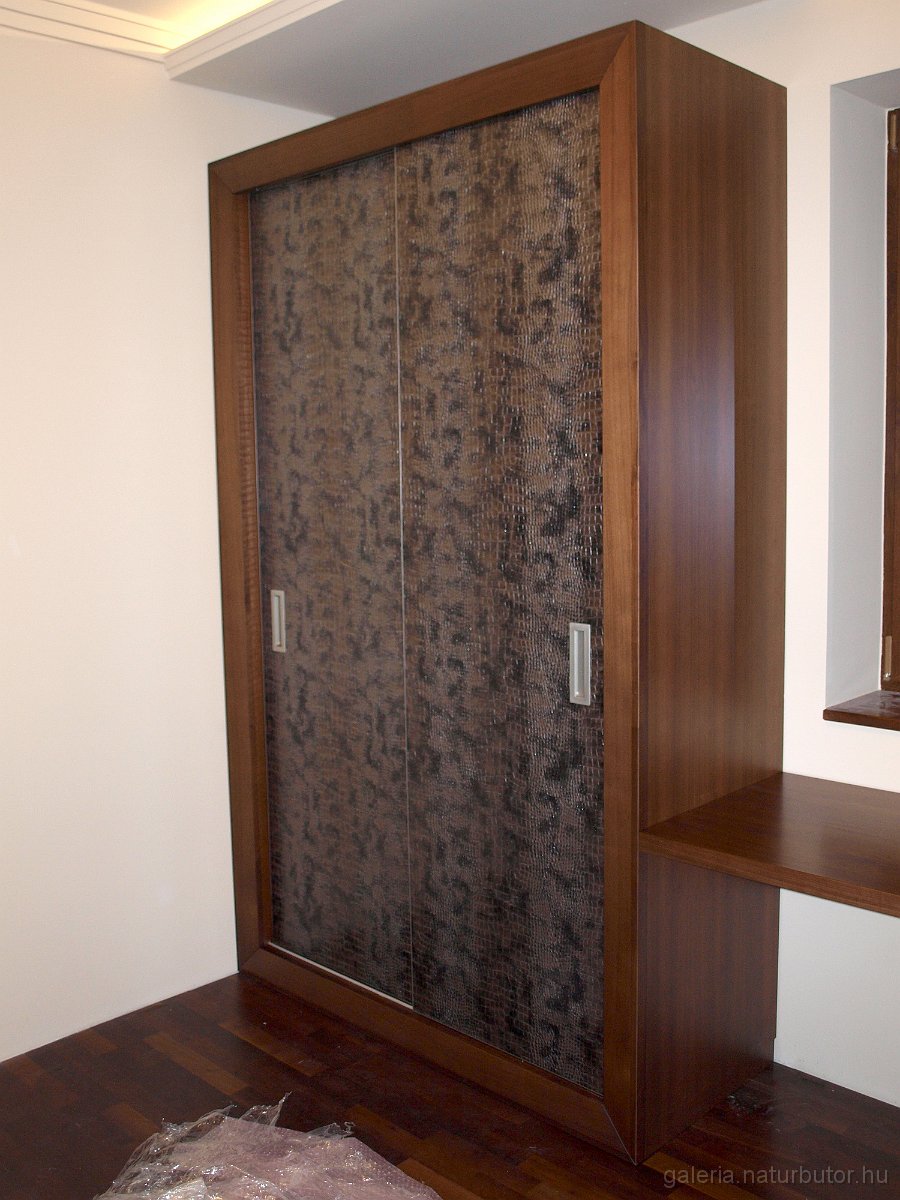 szekreny-karpitos-120203.JPG - Szekr�ny - k�rpitos (120203)