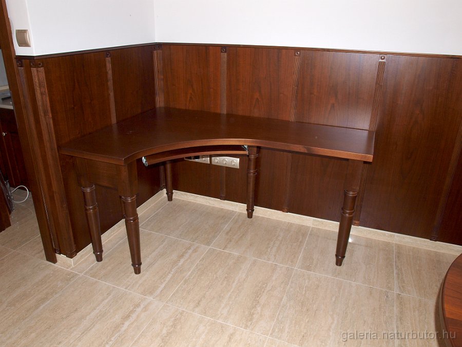 irodabutor-diofabol-111029-01.jpg - Irodab�tor - di�f�b�l (111029-1)