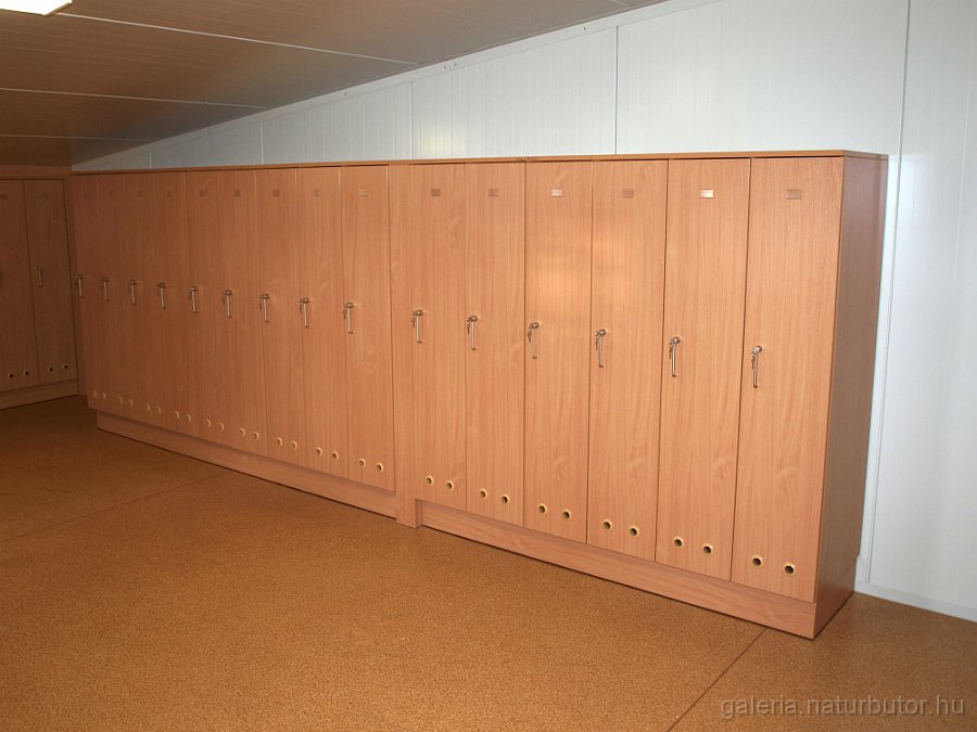 oltozoszekreny-110804-1.jpg - �lt�z�szekr�ny (110804-1)