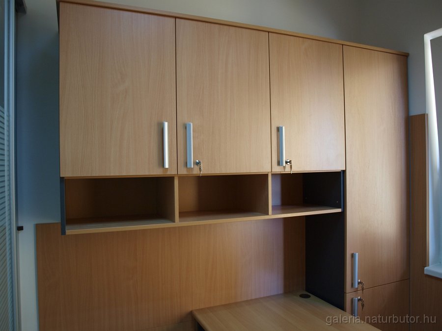 pekuzem-iroda-110324-04.jpg - P�k�zem iroda (110324-4)