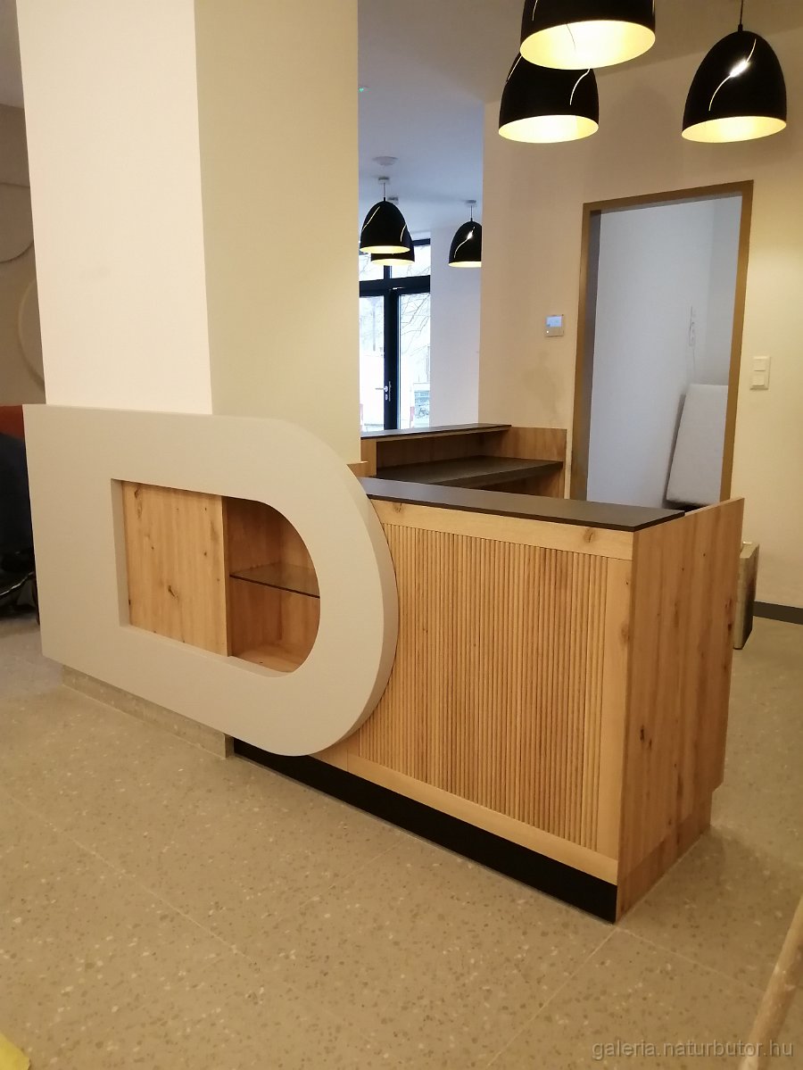 szallodai_recepcios_pult_1_vre1056-24.jpg - Sz�lloda recepci�s pult (1) (VRE1056/24)