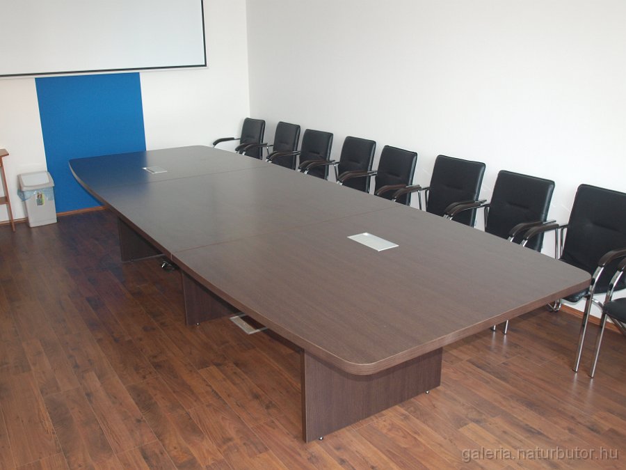 egyedi_targyaloasztal_gysz1400819.JPG - T�rgyal�asztal (gysz1400819)